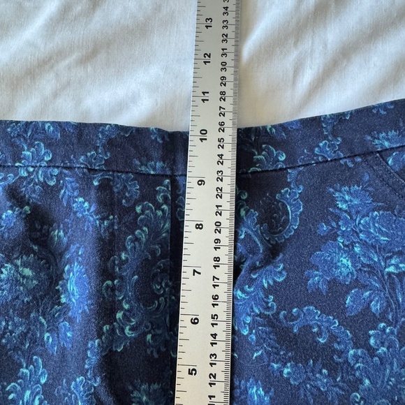 Isaac Mizrahi Live Women's 14 Abstract Floral Pull-On Stretch Pants Blue Jegging - Picture 10 of 12